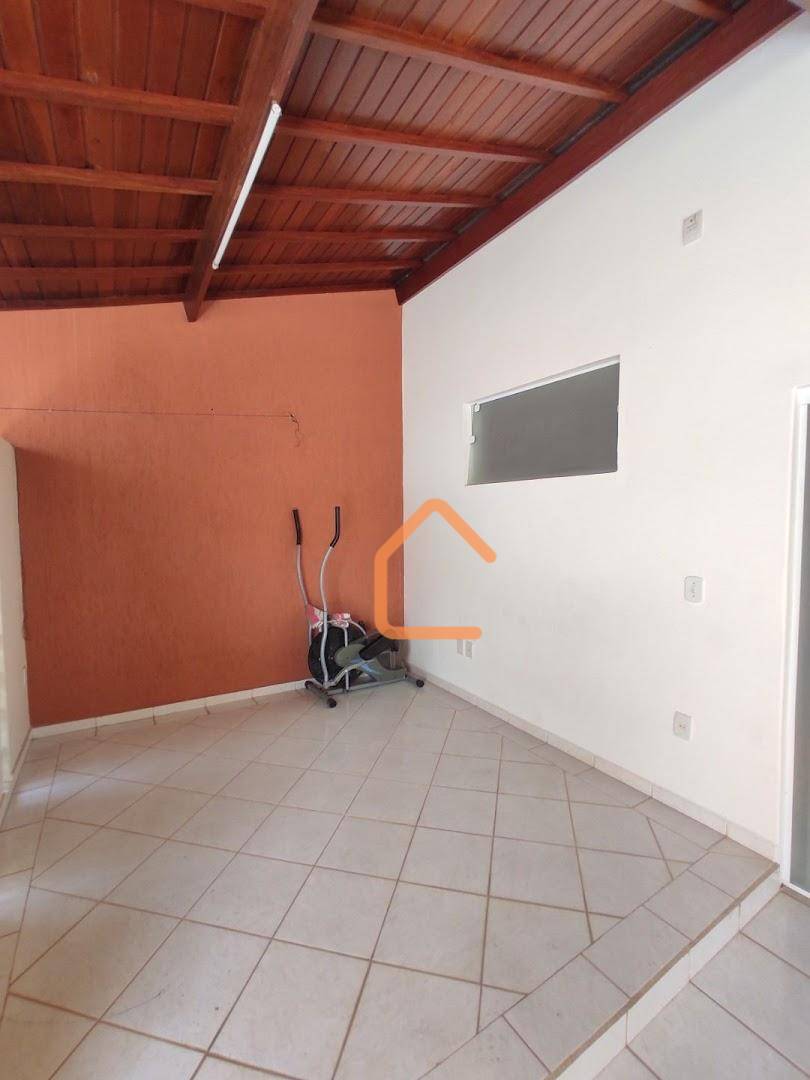 Casa à venda com 3 quartos, 245m² - Foto 17