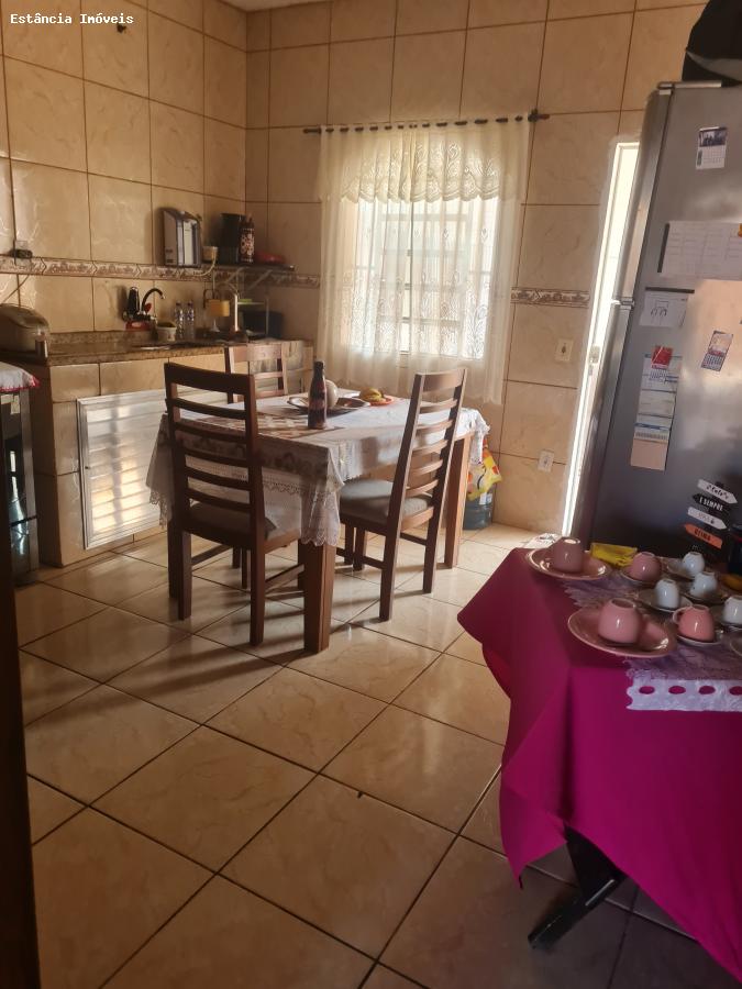 Casa à venda com 2 quartos, 450m² - Foto 18