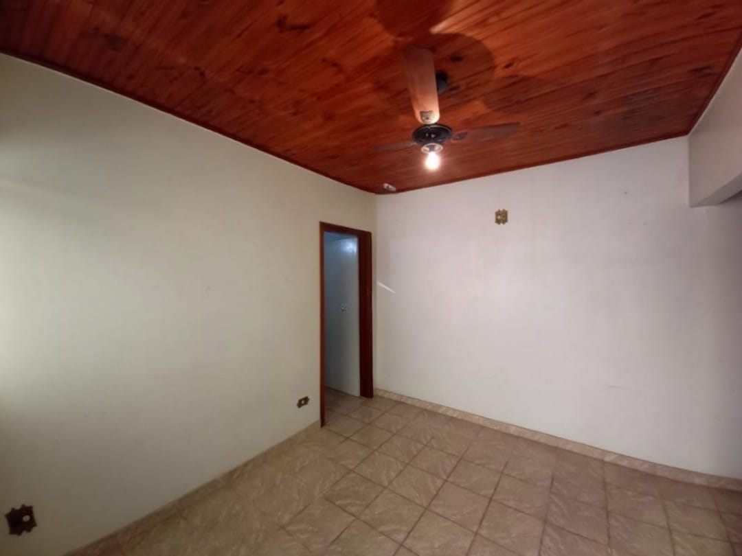 Casa à venda com 2 quartos, 189m² - Foto 3