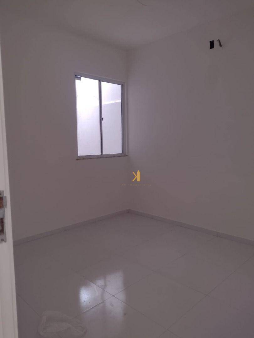 Casa à venda com 3 quartos, 90m² - Foto 4