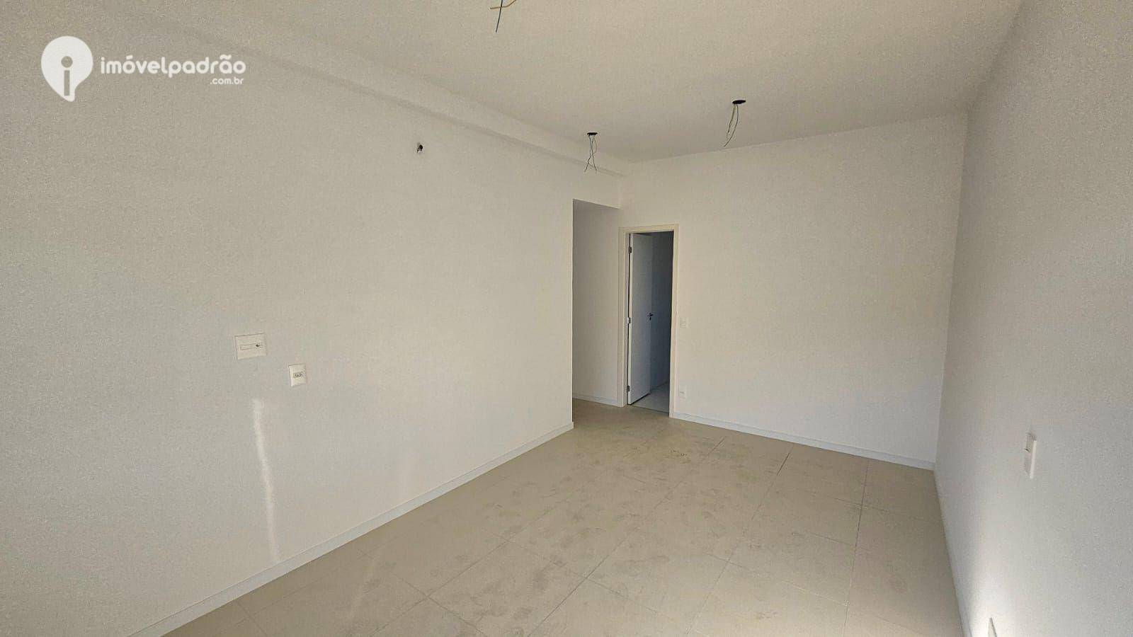 Apartamento à venda com 4 quartos, 200m² - Foto 35