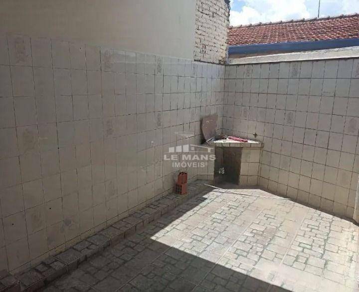 Casa para alugar com 3 quartos, 150m² - Foto 12