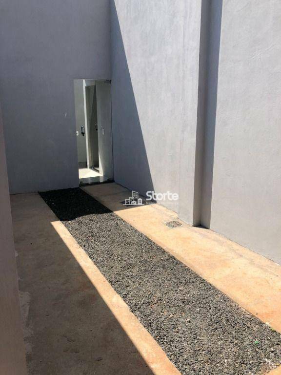 Casa à venda com 2 quartos, 54m² - Foto 16