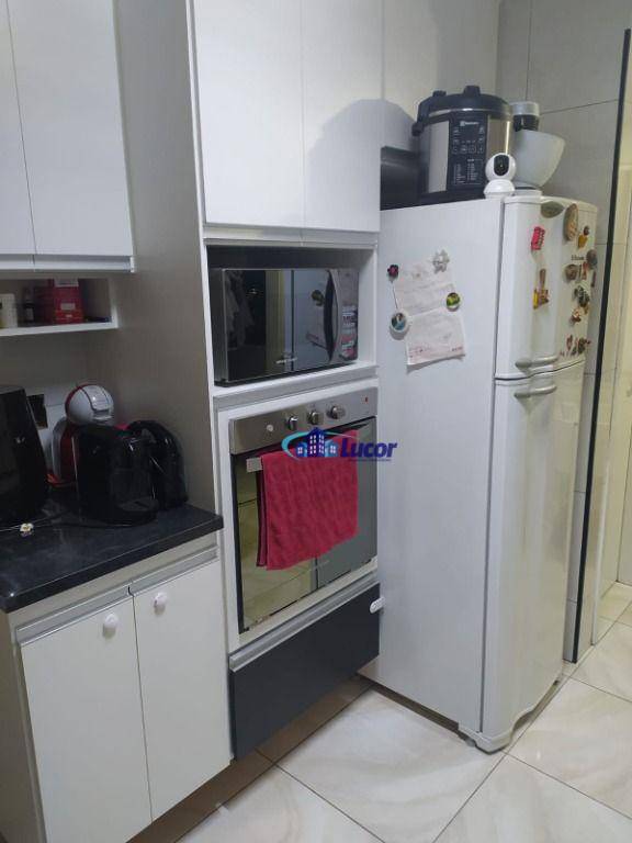 Apartamento à venda com 2 quartos, 70m² - Foto 4