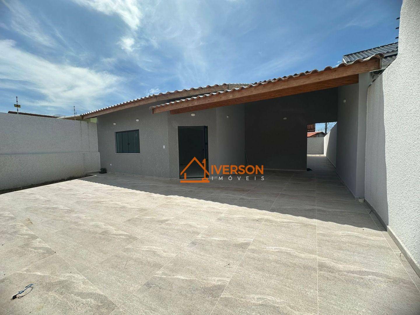 Casa à venda com 3 quartos, 164m² - Foto 1