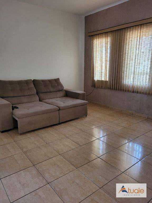 Casa à venda com 3 quartos, 181m² - Foto 1