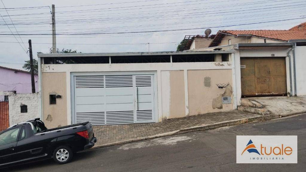 Casa à venda com 3 quartos, 195m² - Foto 1