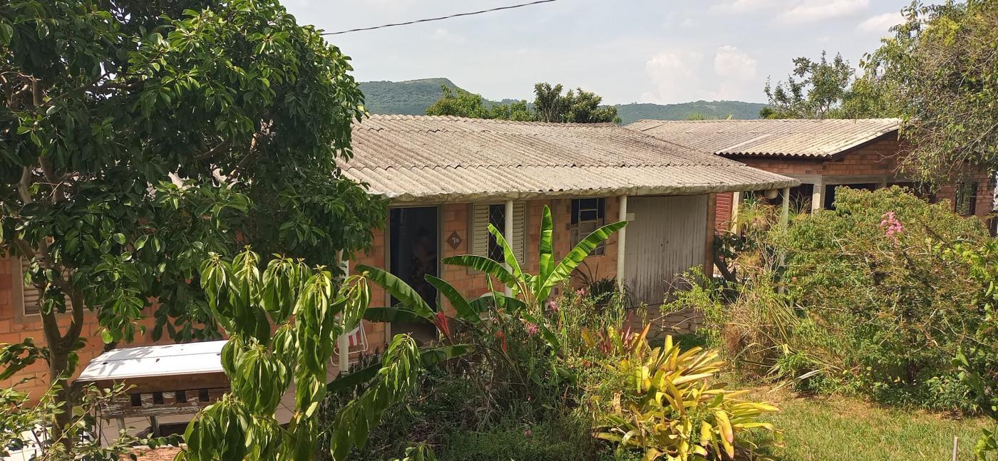 Casa à venda com 3 quartos, 300m² - Foto 1