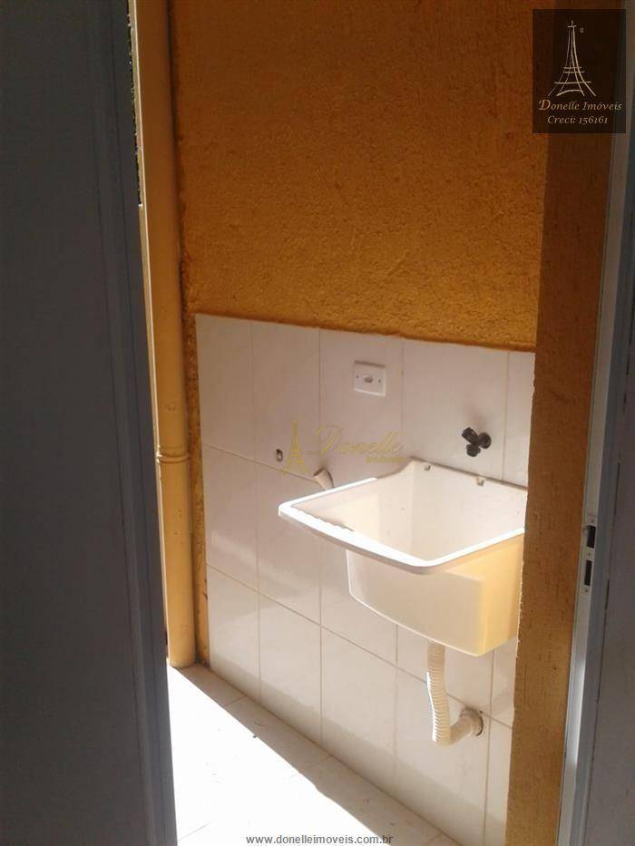 Casa à venda com 2 quartos, 56m² - Foto 2