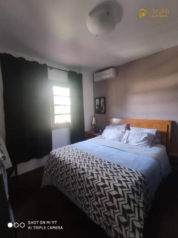 Casa de Condomínio à venda com 4 quartos, 221m² - Foto 19