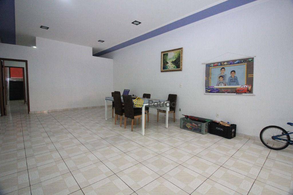 Sobrado à venda com 3 quartos, 211m² - Foto 2