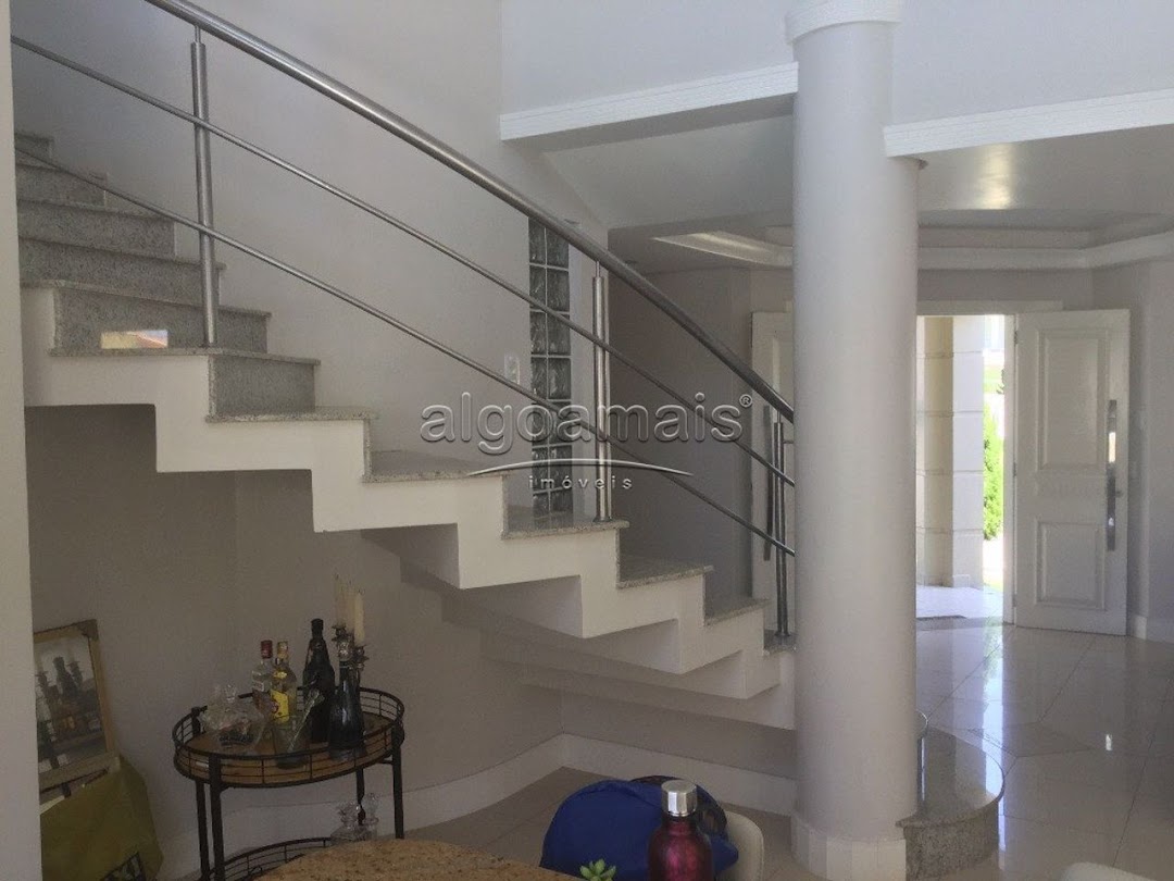 Casa à venda com 6 quartos, 150m² - Foto 15