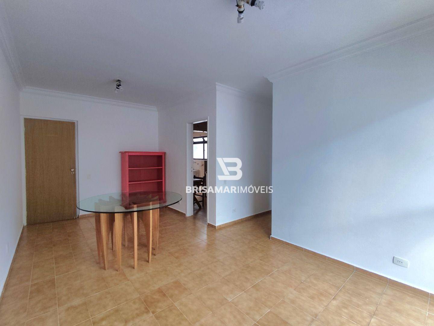 Apartamento à venda com 2 quartos, 70m² - Foto 2