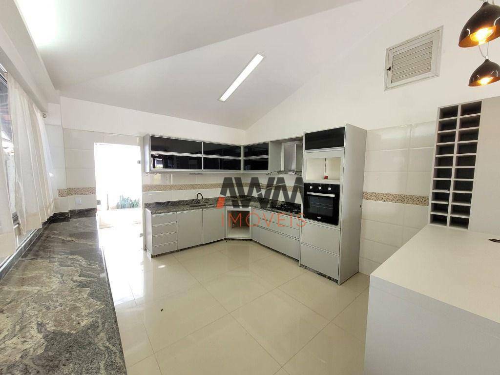 Casa de Condomínio para alugar com 2 quartos, 145m² - Foto 13