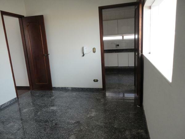 Casa de Condomínio à venda com 4 quartos, 460m² - Foto 12