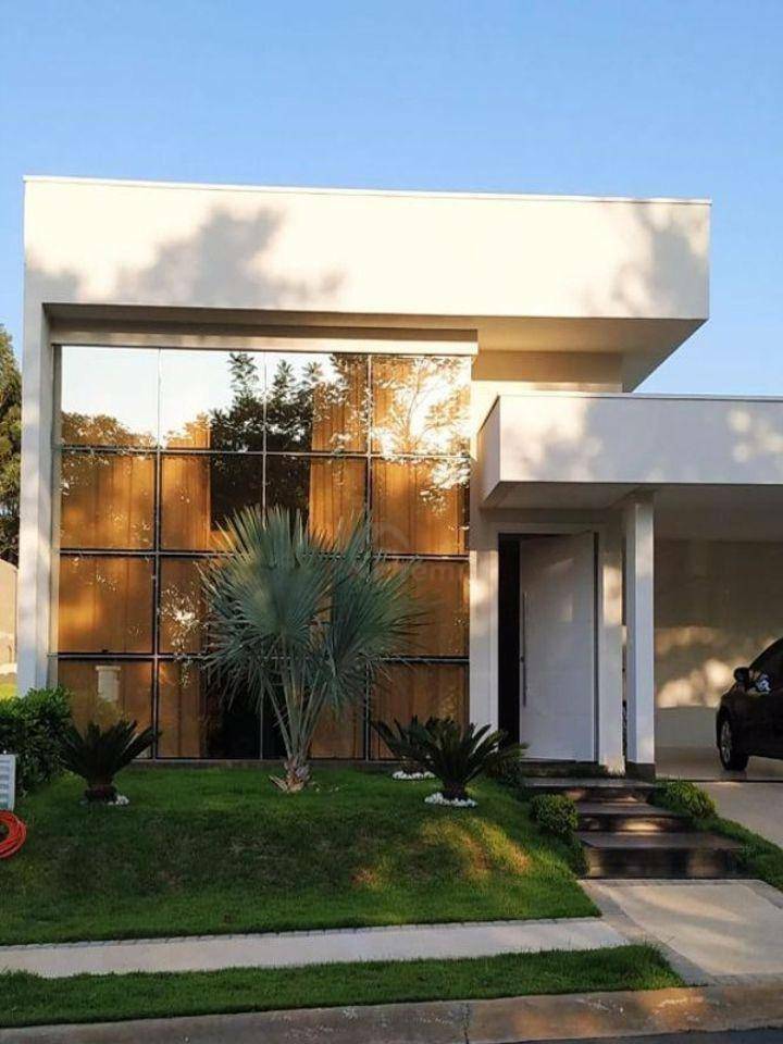 Casa de Condomínio à venda com 4 quartos, 223m² - Foto 1