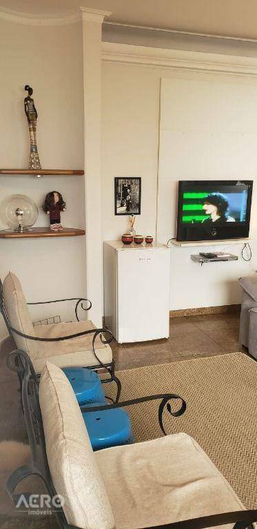 Casa à venda e aluguel com 3 quartos, 440m² - Foto 7