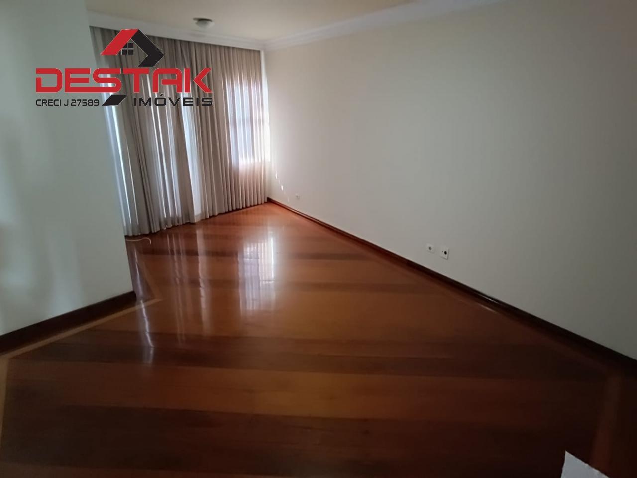 Apartamento para alugar com 3 quartos, 127m² - Foto 2