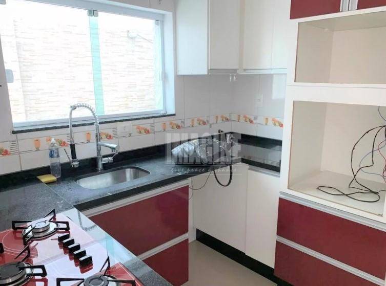 Casa à venda com 4 quartos, 280m² - Foto 8