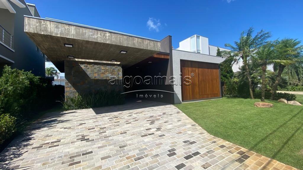 Casa de Condomínio à venda com 4 quartos, 270m² - Foto 1