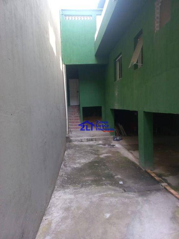 Casa para alugar com 5 quartos, 250m² - Foto 13