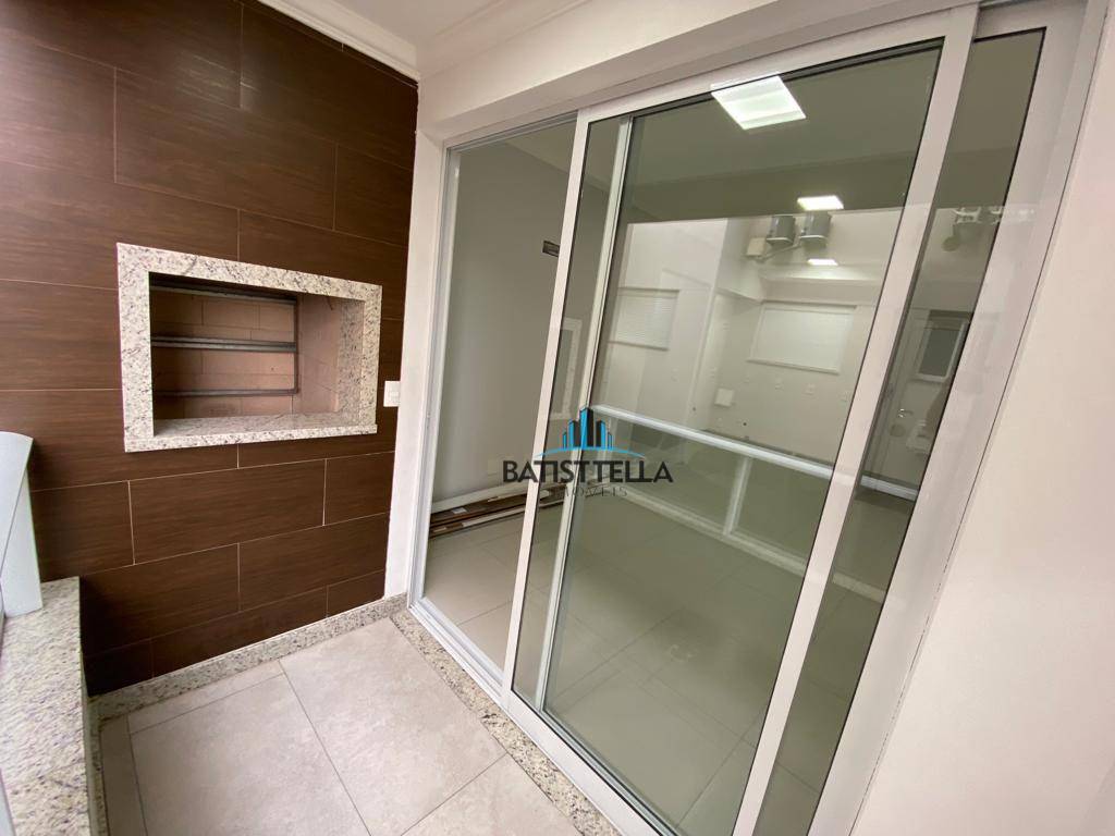 Apartamento à venda com 2 quartos, 72m² - Foto 2