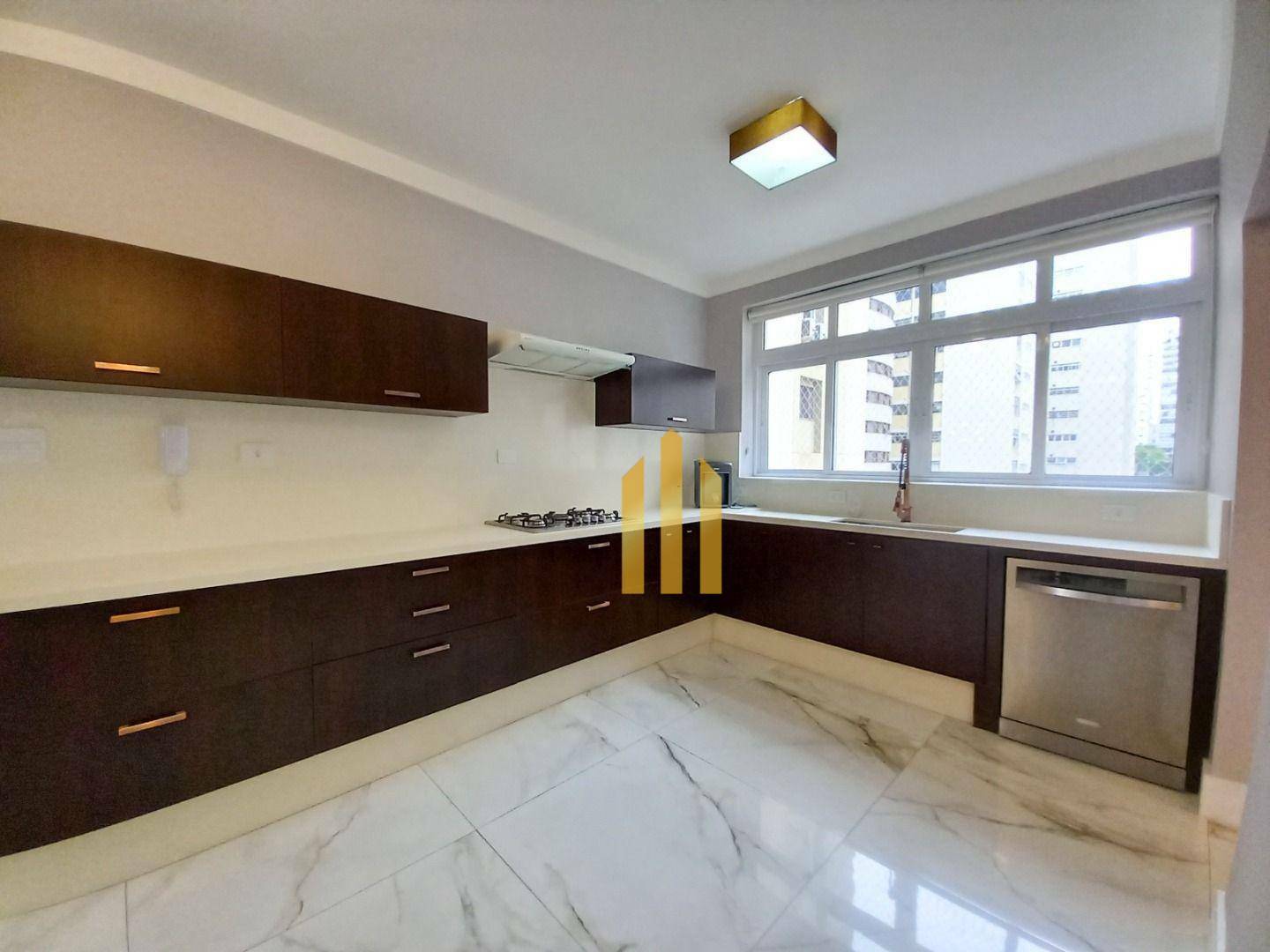 Apartamento à venda e aluguel com 3 quartos, 250m² - Foto 18