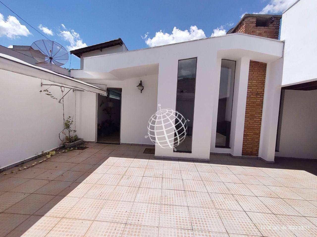 Casa à venda com 3 quartos, 336m² - Foto 1