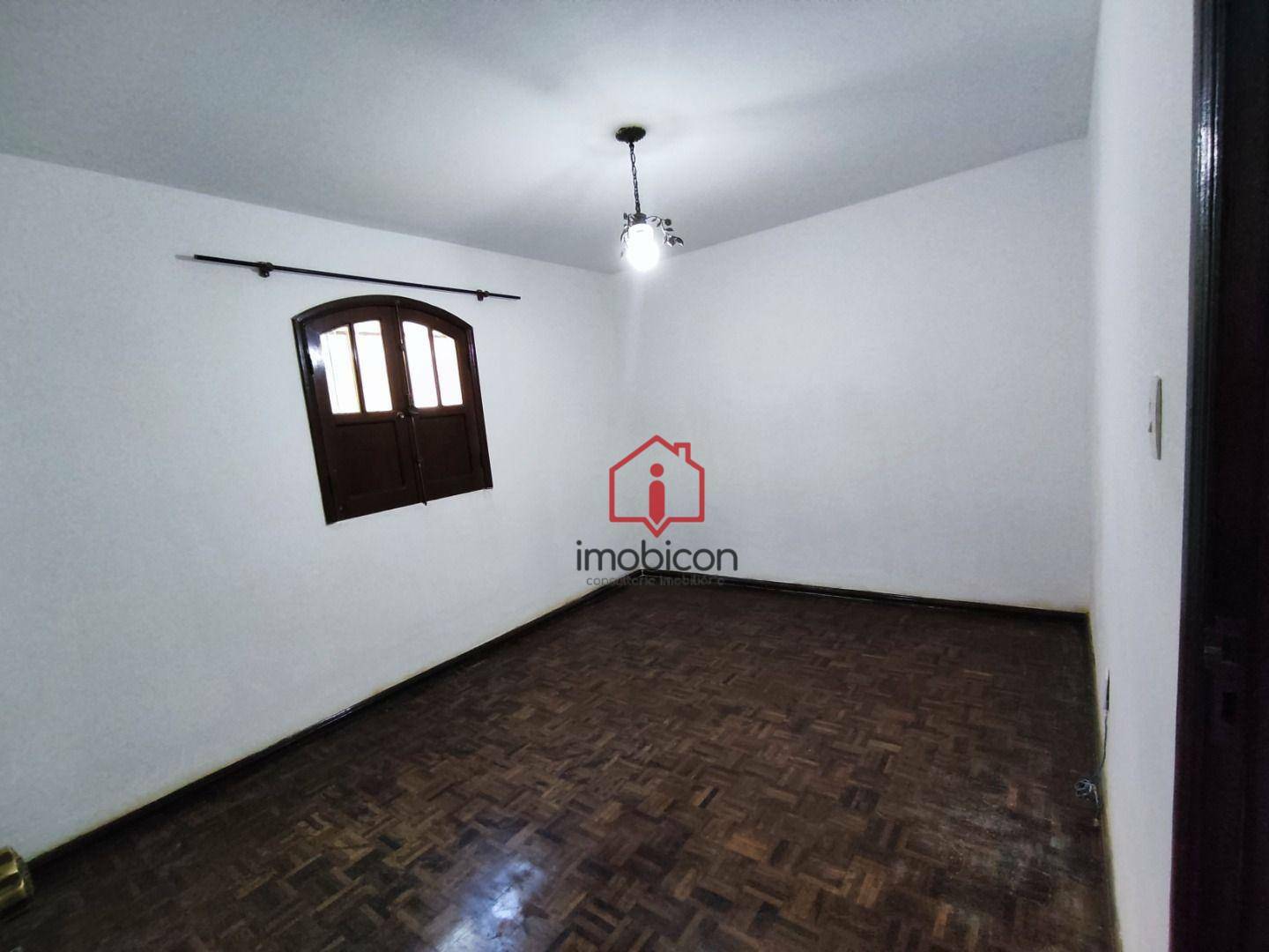 Casa à venda com 3 quartos, 180m² - Foto 8