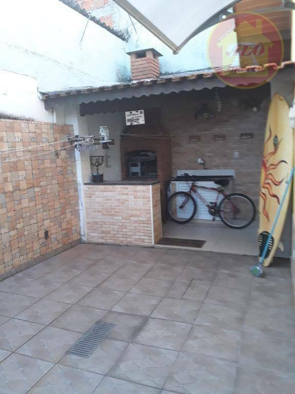 Casa à venda com 3 quartos, 163m² - Foto 1