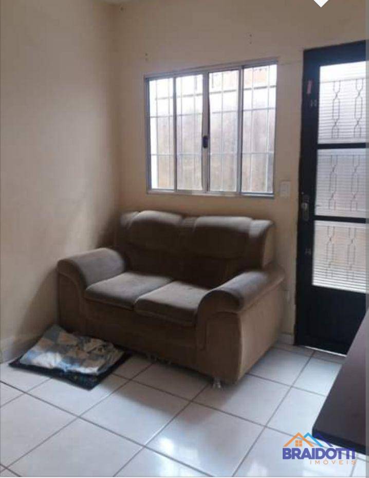 Casa à venda com 2 quartos, 80m² - Foto 2