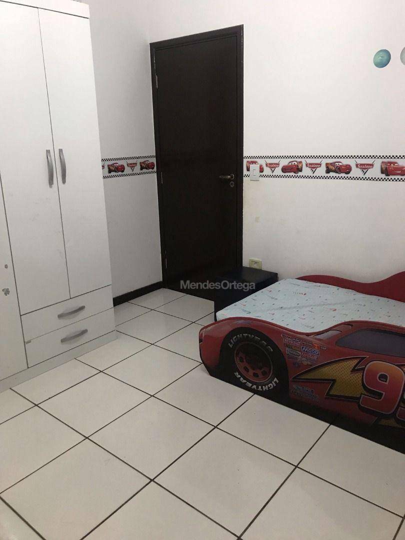 Casa à venda com 5 quartos, 182m² - Foto 9