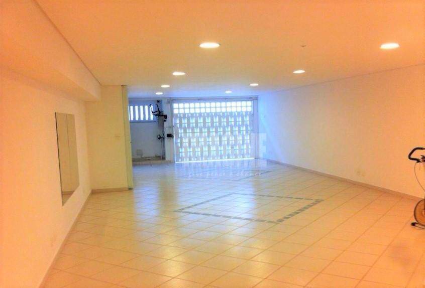 Sobrado à venda com 3 quartos, 330m² - Foto 1