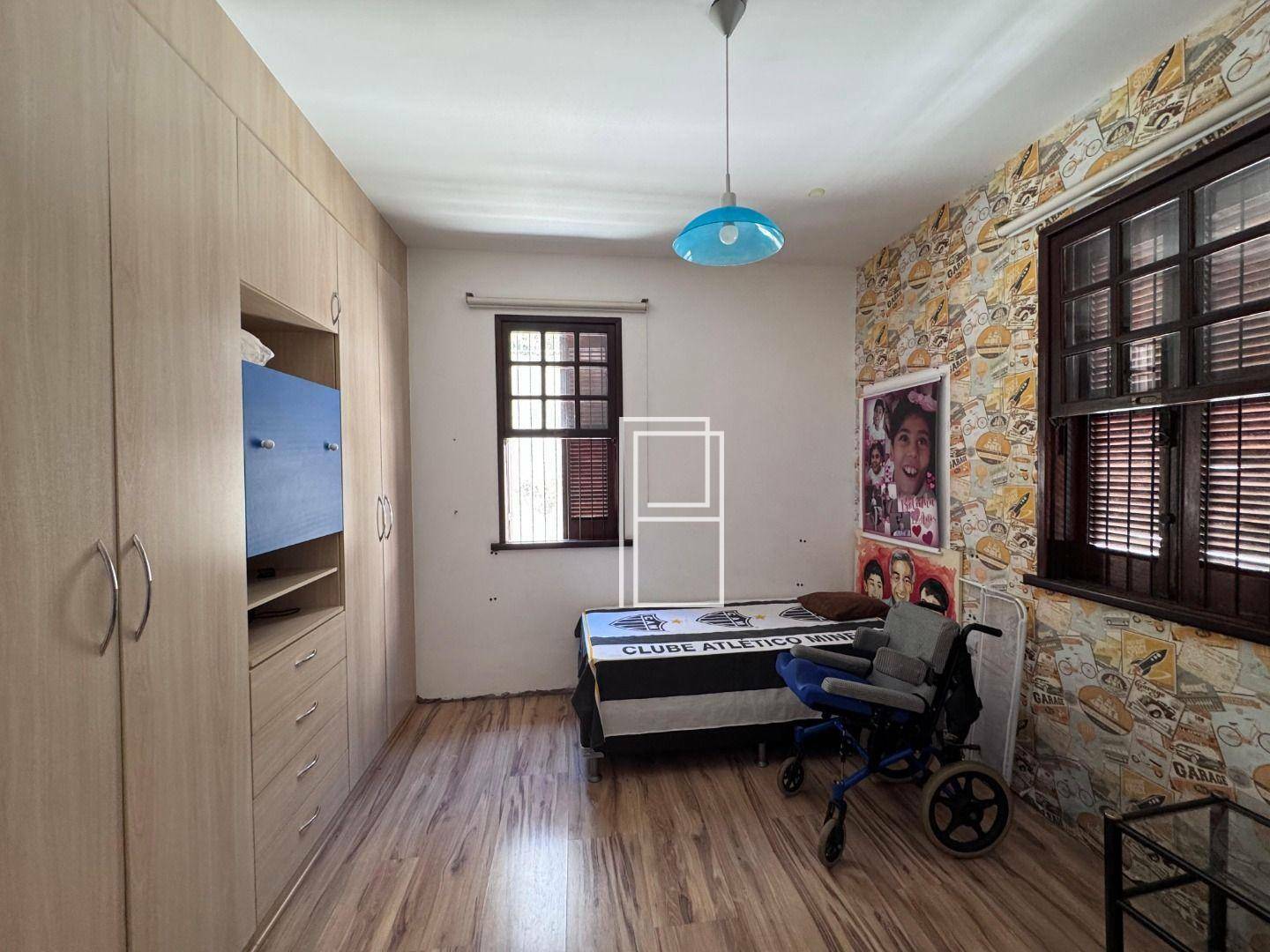 Casa à venda com 5 quartos, 280m² - Foto 9
