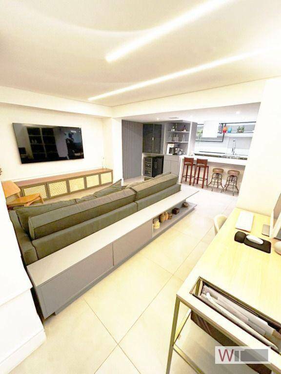 Apartamento à venda com 3 quartos, 132m² - Foto 1