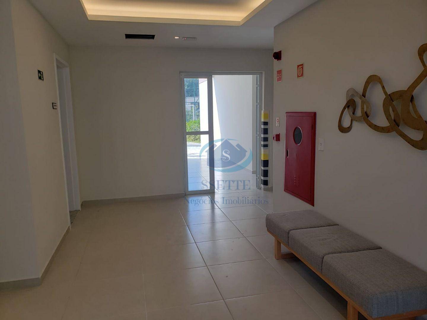 Apartamento à venda com 2 quartos, 42m² - Foto 31