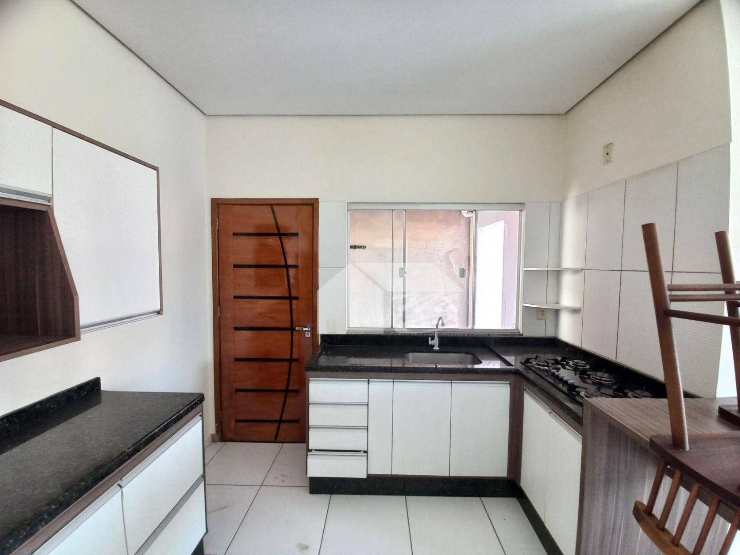 Casa para alugar com 2 quartos, 67m² - Foto 6