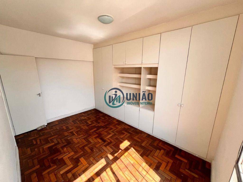 Apartamento à venda com 3 quartos, 130m² - Foto 11