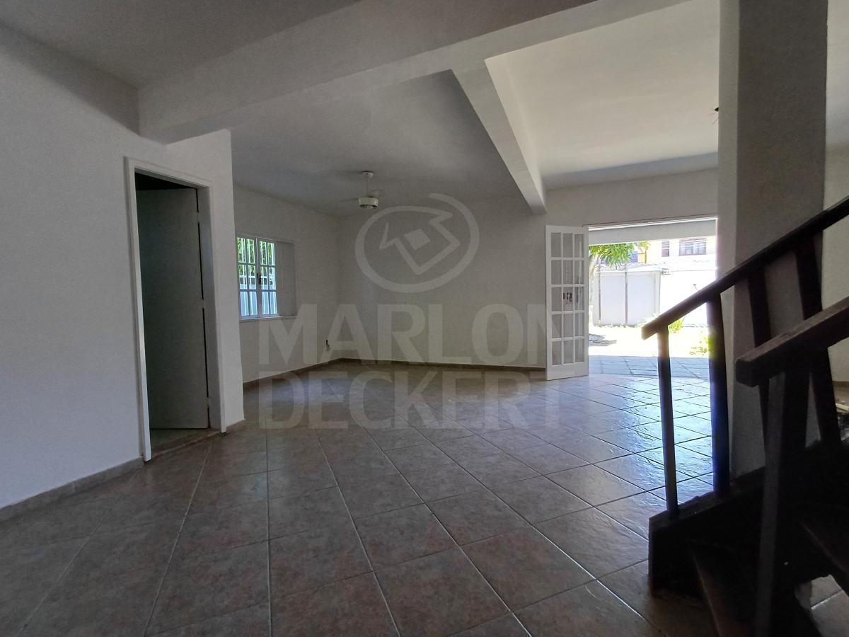 Casa à venda com 3 quartos, 240m² - Foto 16