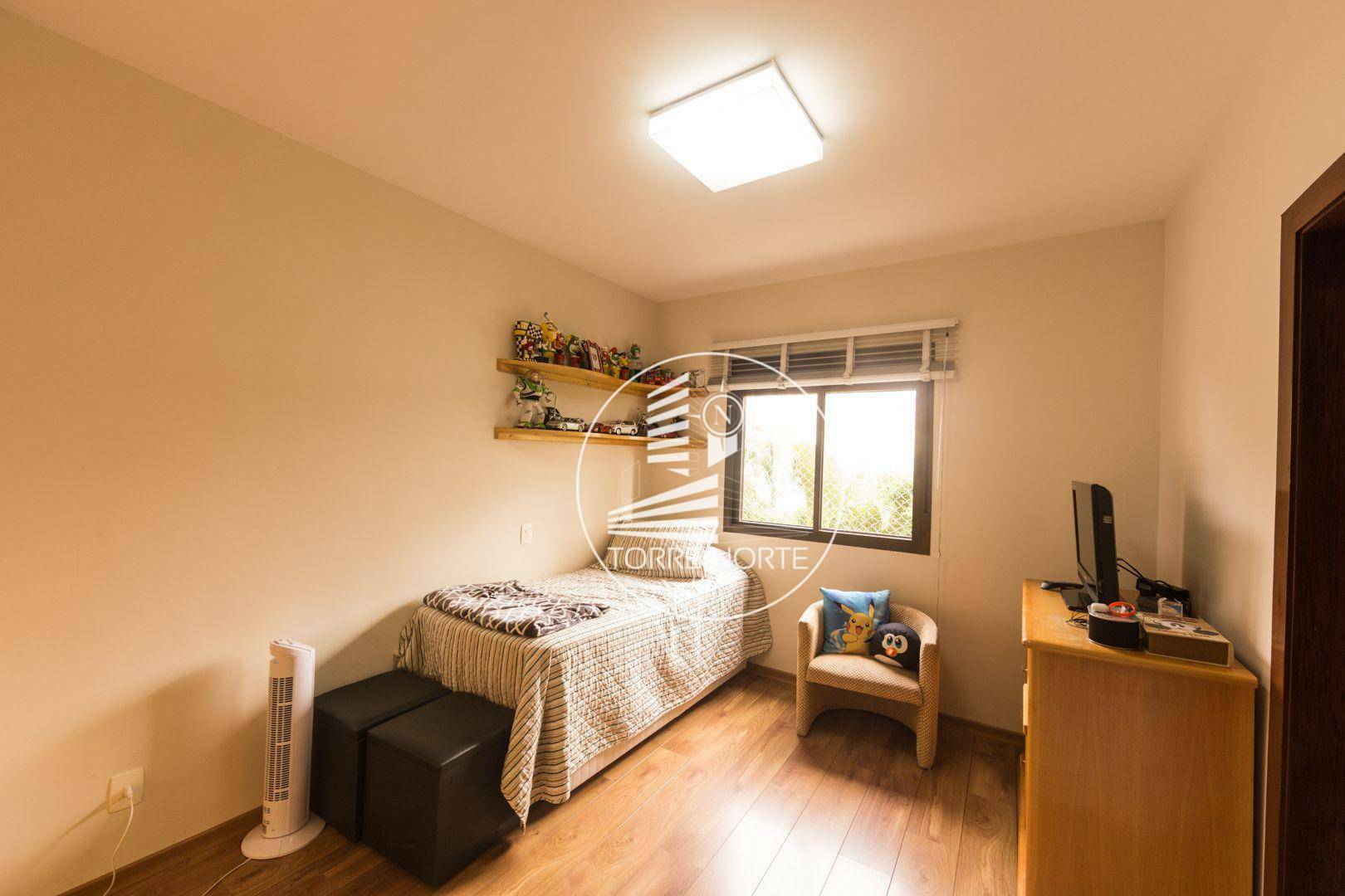 Apartamento à venda com 3 quartos, 188m² - Foto 13