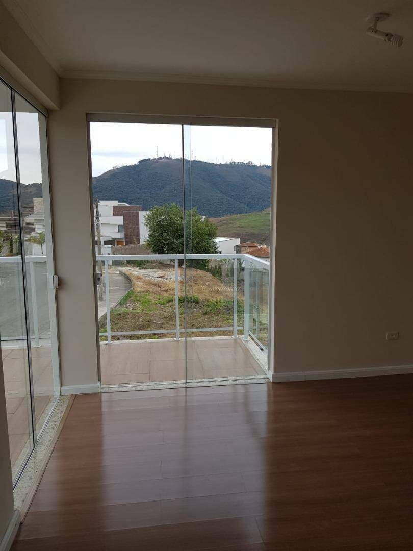 Casa à venda com 4 quartos, 380m² - Foto 4