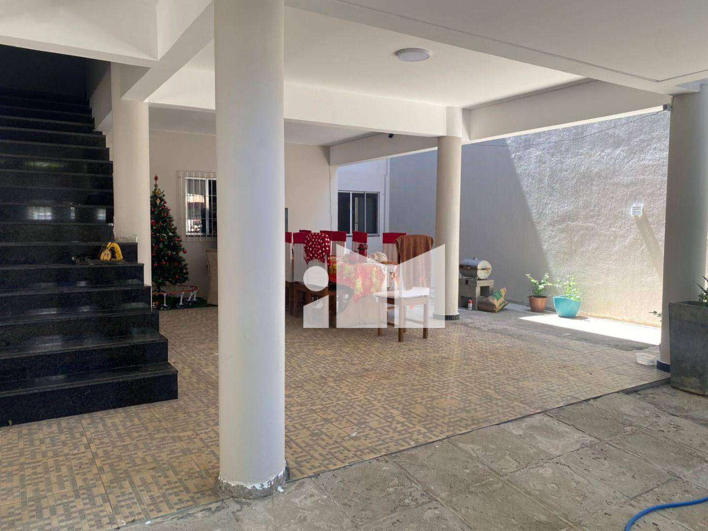 Casa, 3 quartos, 220 m² - Foto 4