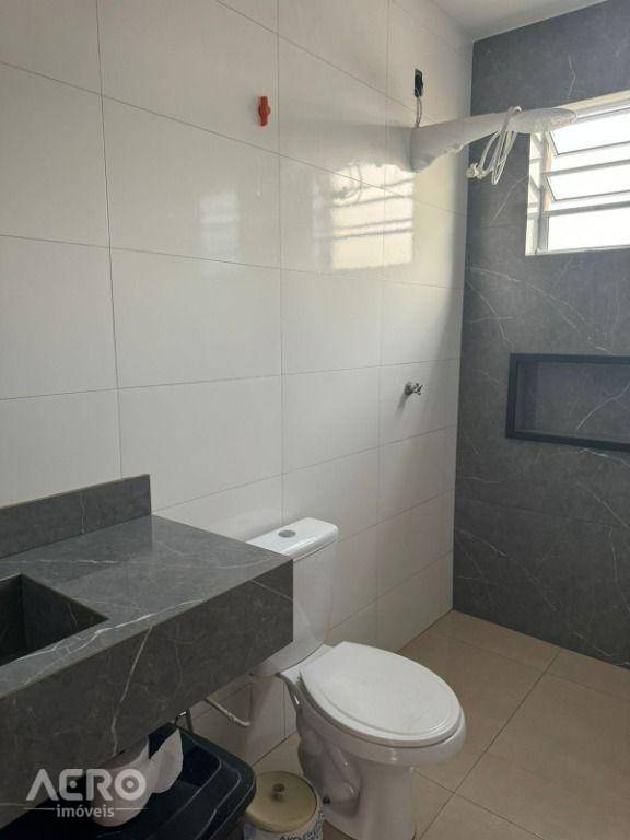 Casa à venda com 2 quartos, 200m² - Foto 8