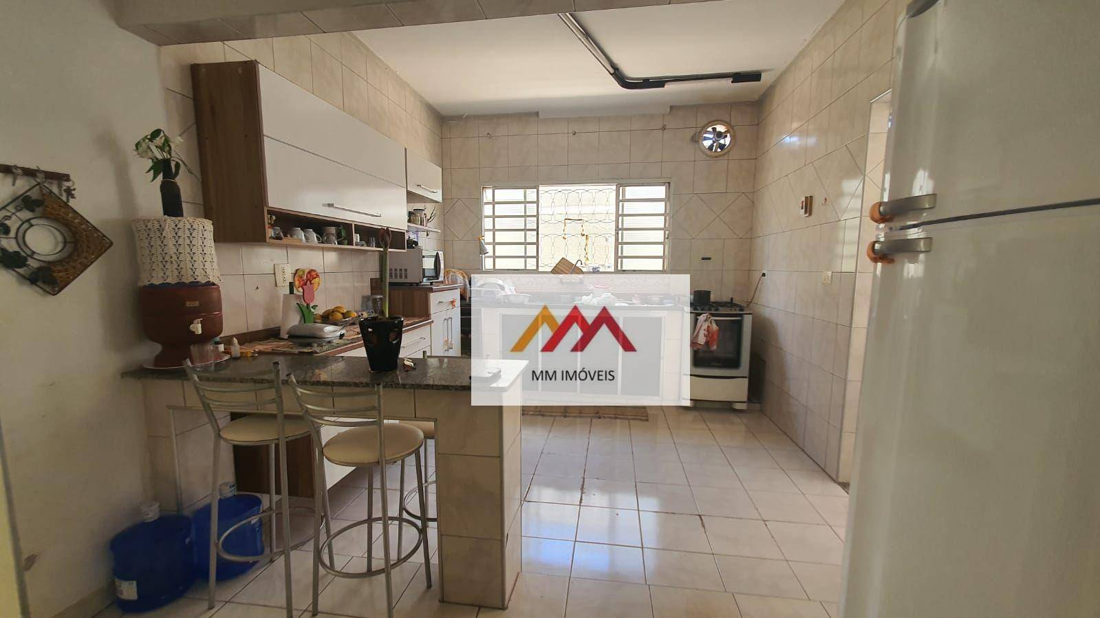 Casa à venda com 3 quartos, 200m² - Foto 8