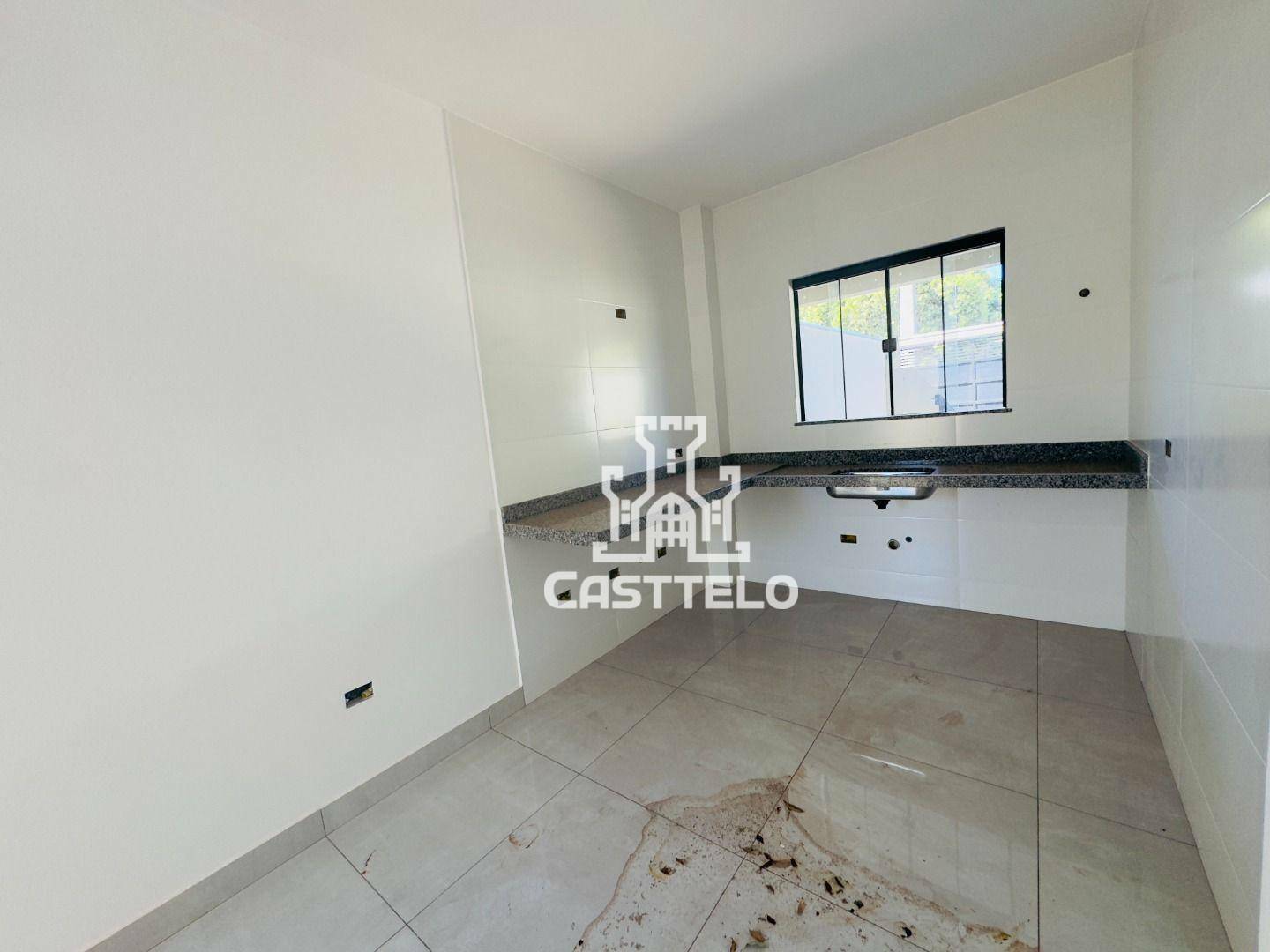 Casa à venda com 3 quartos, 84m² - Foto 4