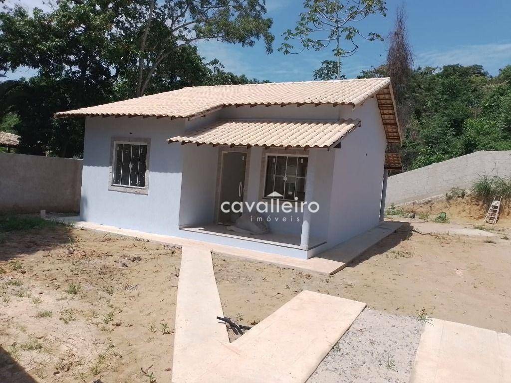 Casa à venda com 2 quartos, 72m² - Foto 1