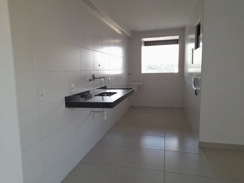 Apartamento à venda com 3 quartos, 75m² - Foto 4