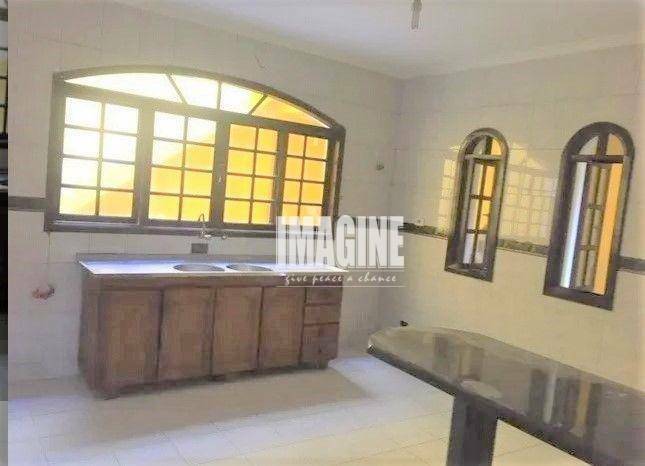 Sobrado à venda com 3 quartos, 263m² - Foto 4