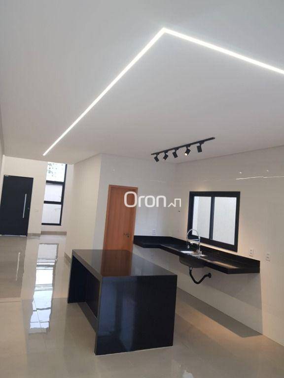 Casa à venda com 3 quartos, 196m² - Foto 4