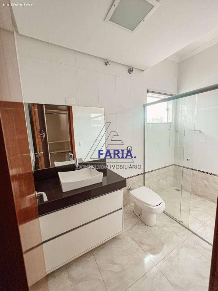 Casa à venda com 3 quartos, 240m² - Foto 10